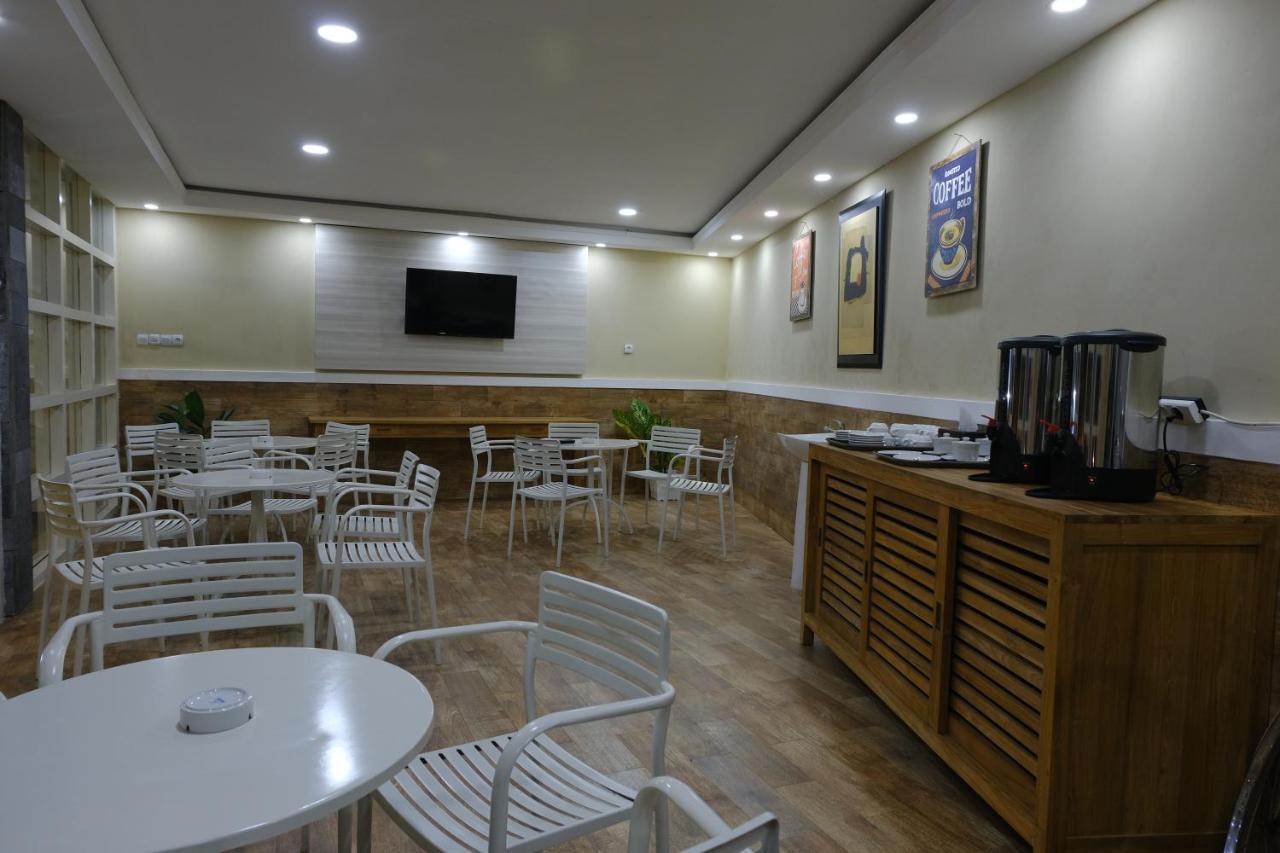 Wisma Lovebird Kalianget Εξωτερικό φωτογραφία