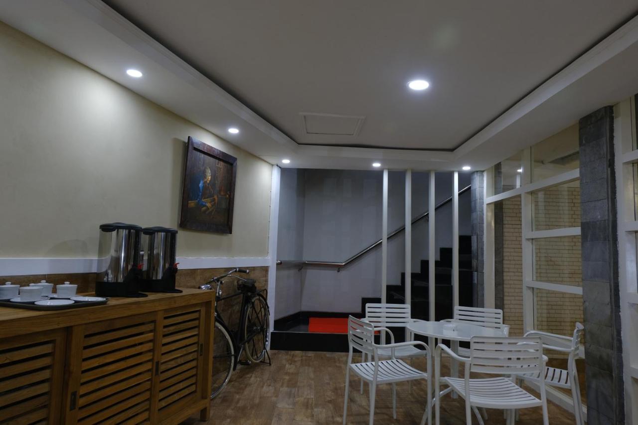 Wisma Lovebird Kalianget Εξωτερικό φωτογραφία
