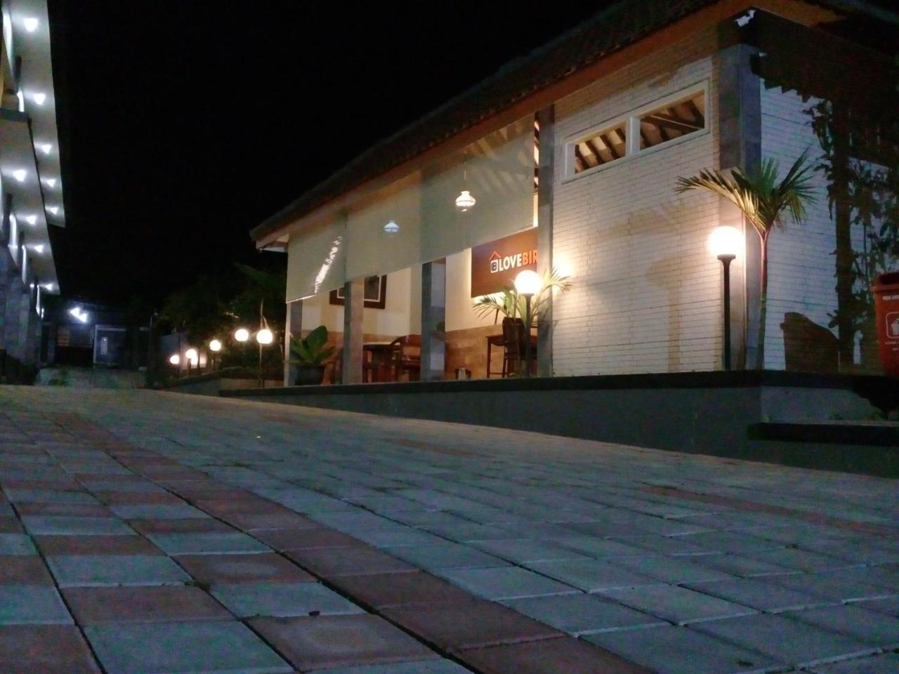 Wisma Lovebird Kalianget Εξωτερικό φωτογραφία